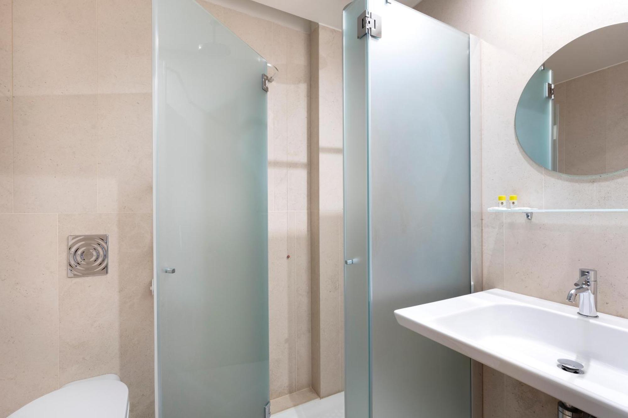 B&B Hotel Milano Central Station Eksteriør billede